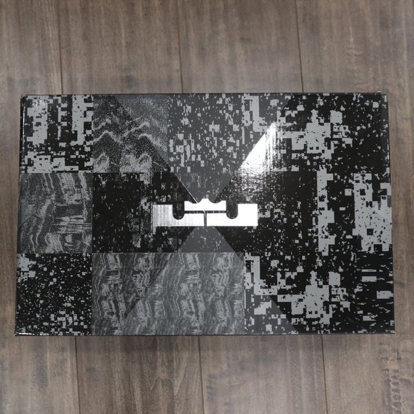 DS LeBron 14 Low Stucco Colour 10.5 - Picture 9 of 10